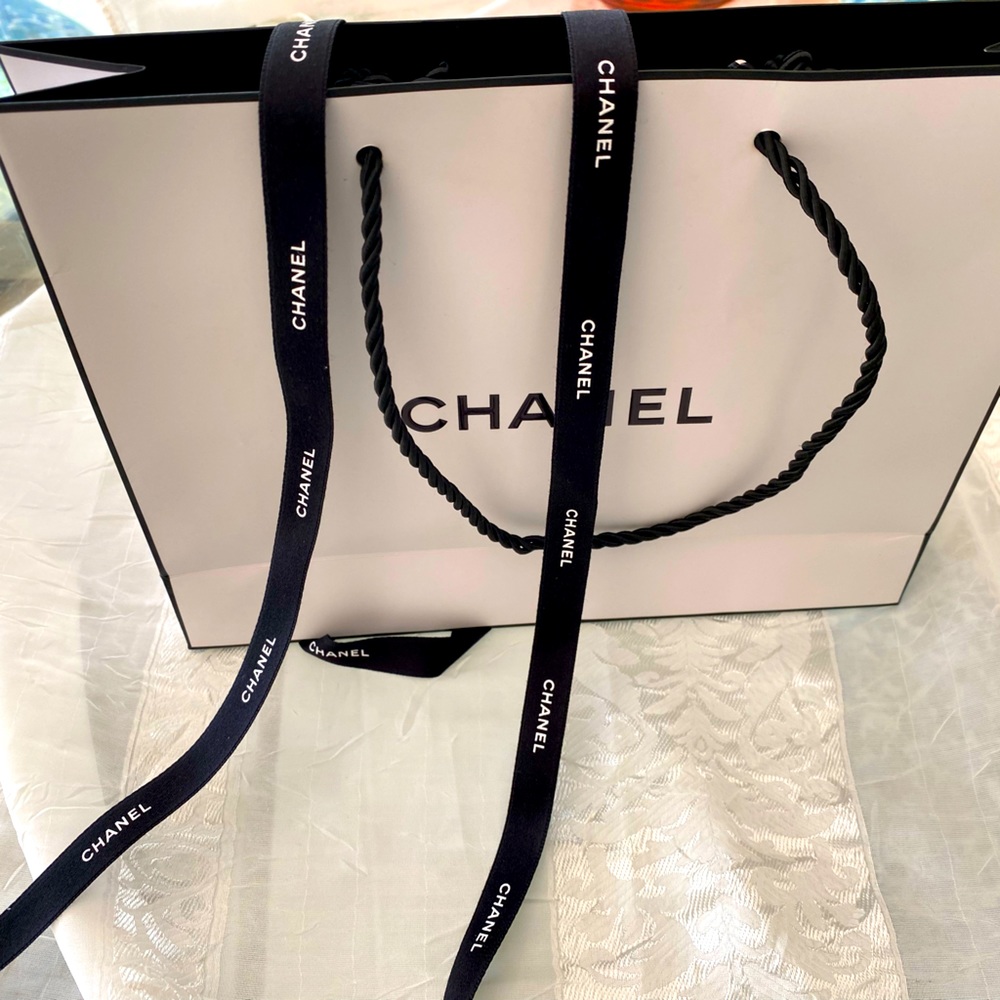 CHANEL GIFT BAG